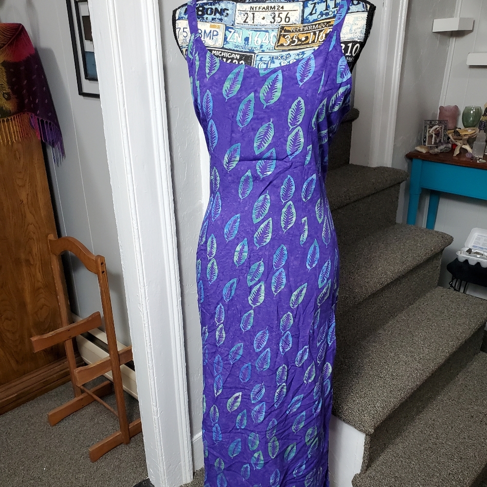 PEACEFUL PEOPLE~ PURPLE FEATHER PRINT MAXI SIDE SLIT DRESS!